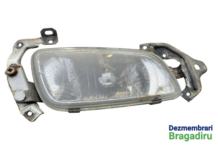 Proiector dreapta Mitsubishi Pajero 3 [1999 - 2003] SUV 5-usi 3.2 DI-D AT (165 hp) Cod motor 4M41