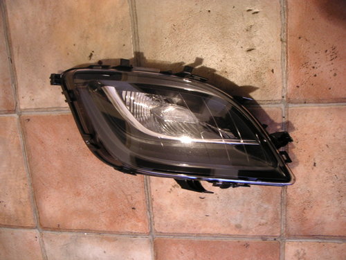 Proiector dreapta Opel Astra J cod 662588537
