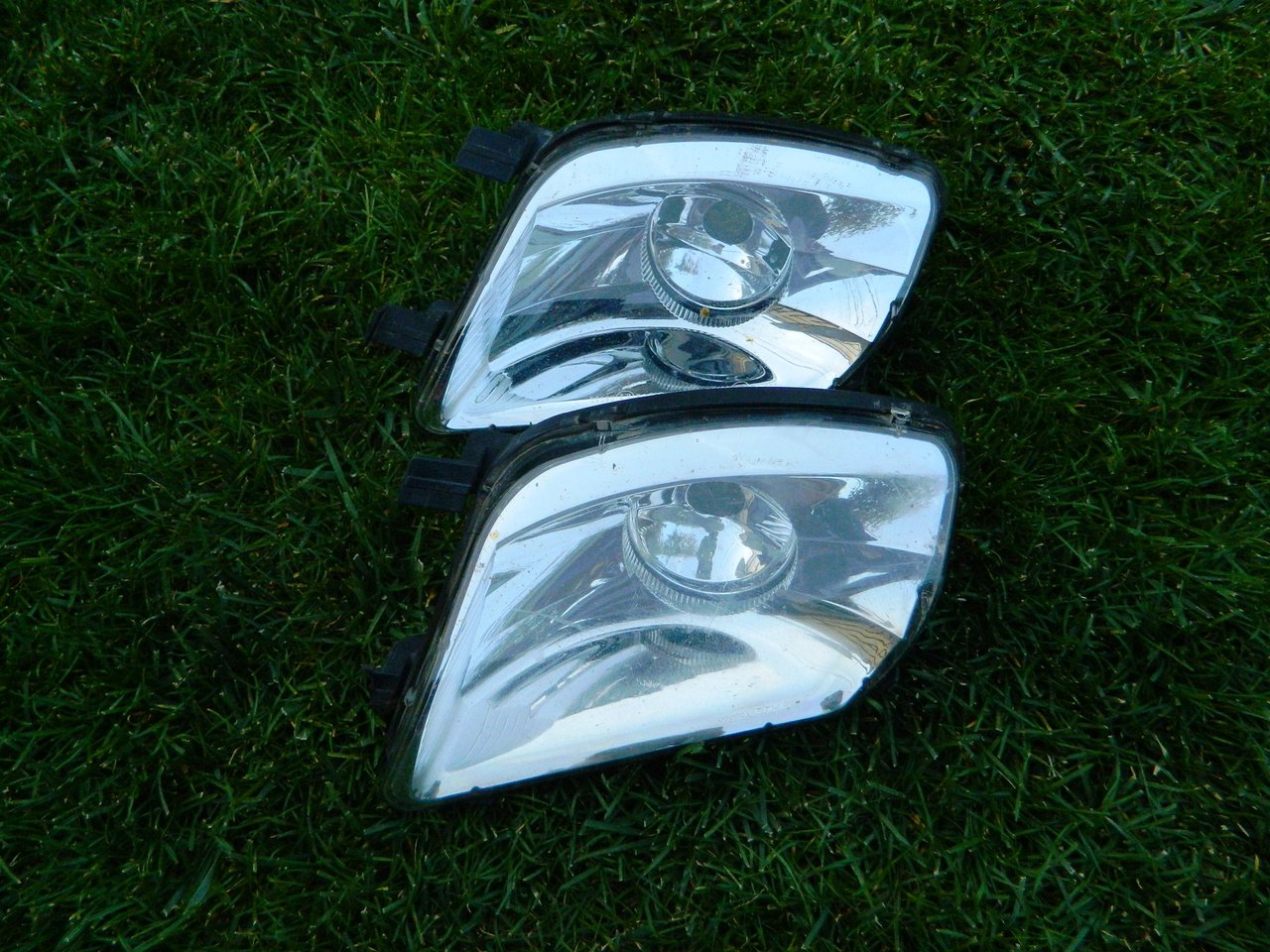 Proiector dreapta Peugeot 308 model 2012-2014 cod 9674041580