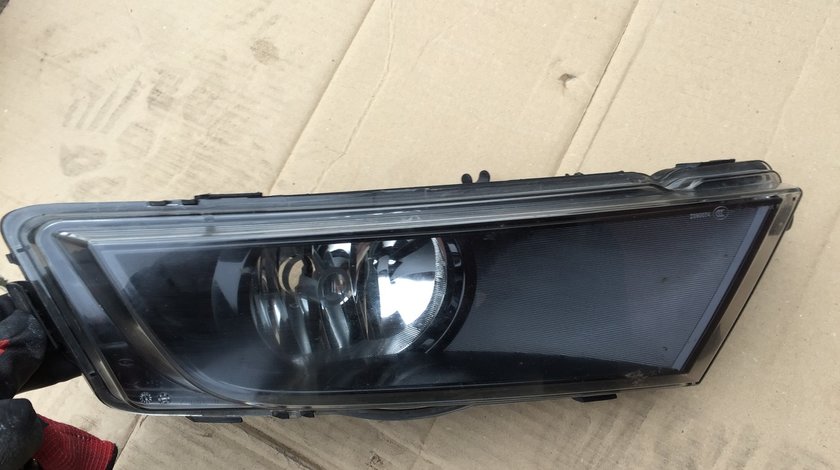 Proiector dreapta Skoda Octavia 3 2013 2014