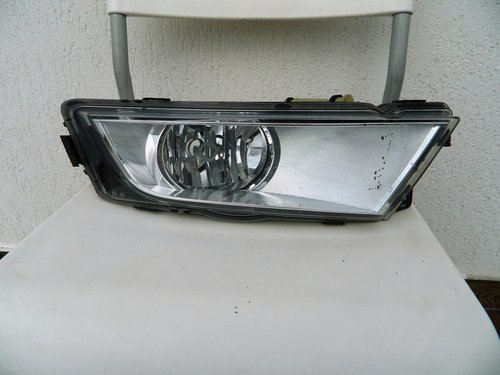 Proiector dreapta Skoda Octavia 3 model 2013 cod 5E0941700
