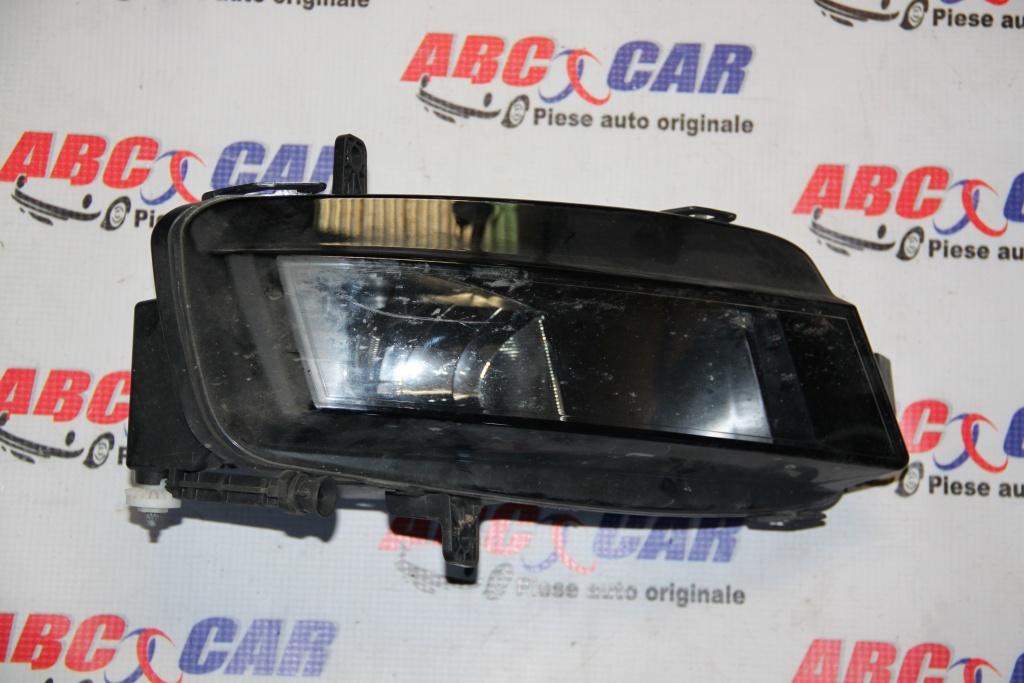 Proiector dreapta VW Golf 7 cod: 5G0941662D model 2014