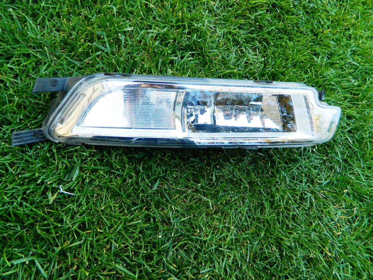 Proiector dreapta VW Passat B8 an 2014-2016 cod 3G0941662H