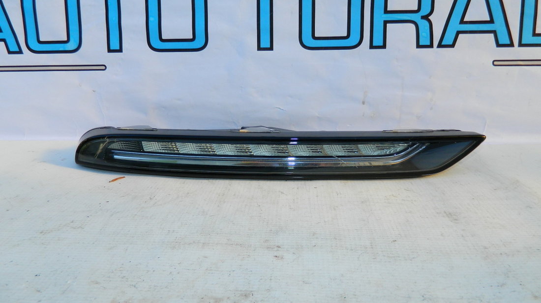 Proiector DRL Led dreapta Porsche Macan dupa 2015 cod 95B941182A