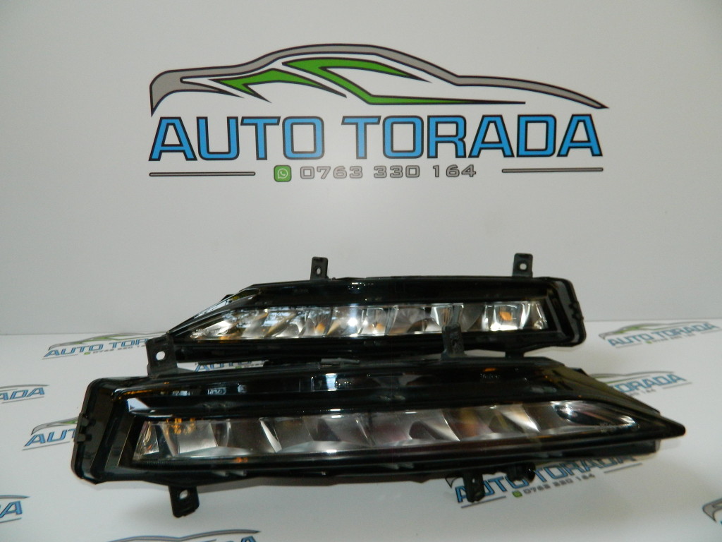 Proiector DRL LED stanga dreapta Skoda Superb model 2019 2020 2021 2022 2023