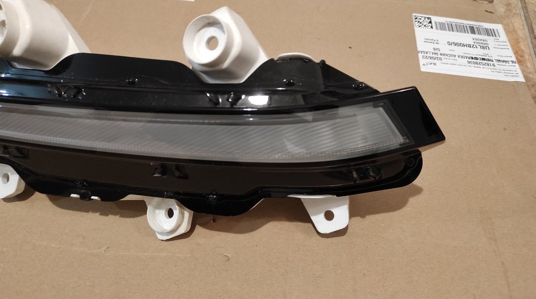 Proiector DRL LED stanga Peugeot 2008 / 208 (2019-2023) cod 9824241480