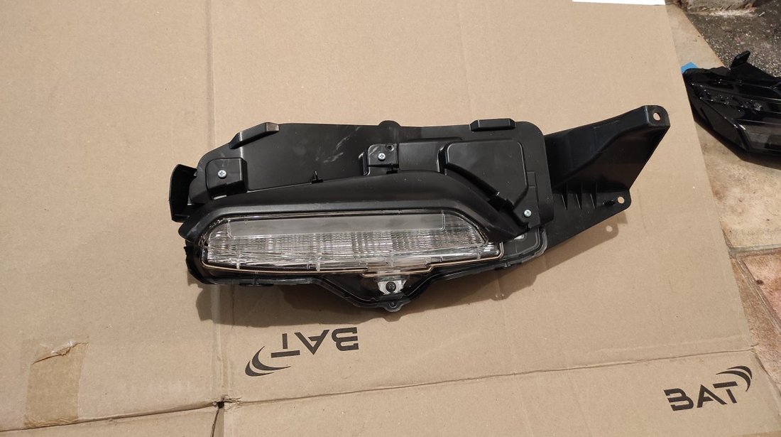 Proiector led lumini de zi dreapta Toyota Yaris Cross Z