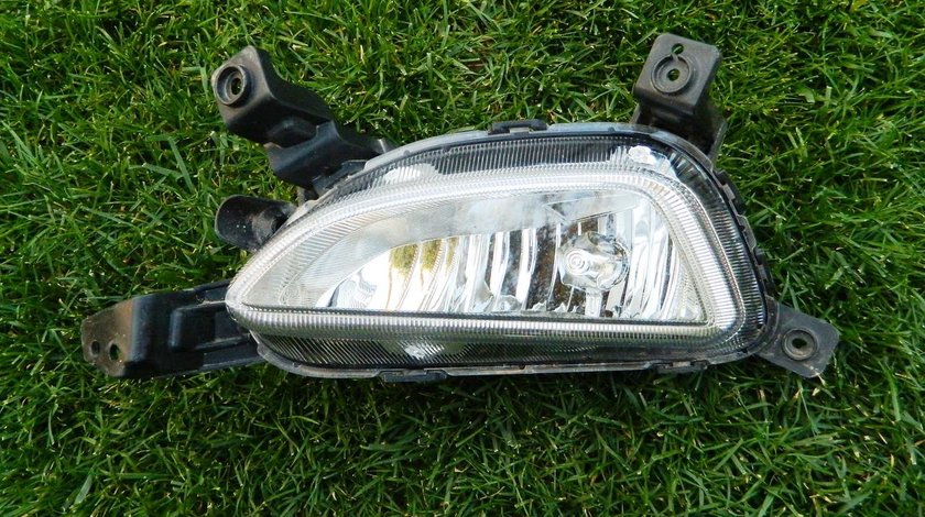 Proiector stanga ceata Hyundai Tucson An 2016-2017 cod 92201-D7000
