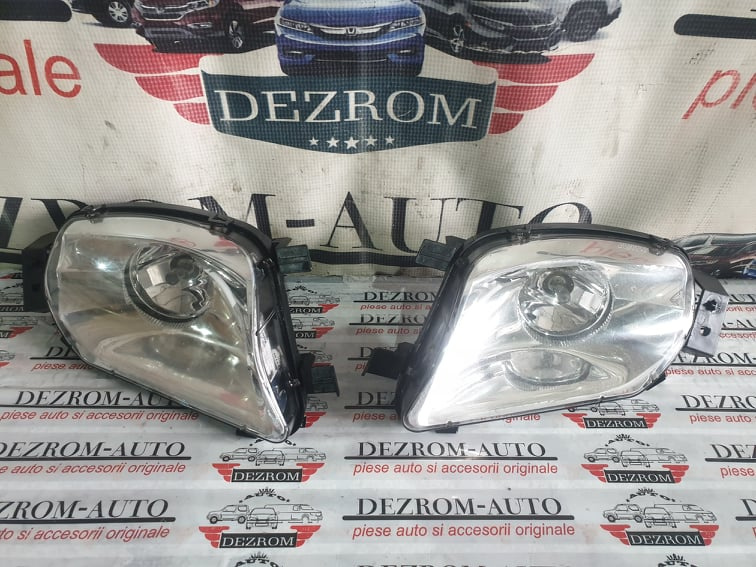 Proiector stanga / dreapta PEUGEOT 308 I SW coduri : 9680498680 / 9680498880