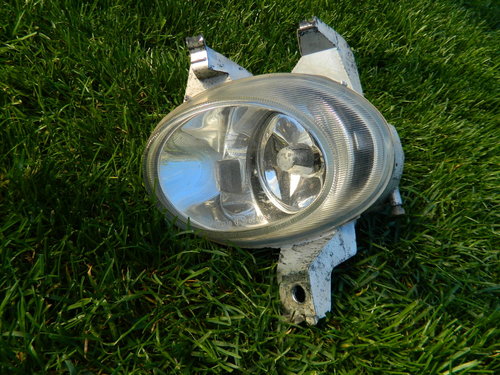 Proiector stanga Peugeot 206 model 2002 cod 66976190
