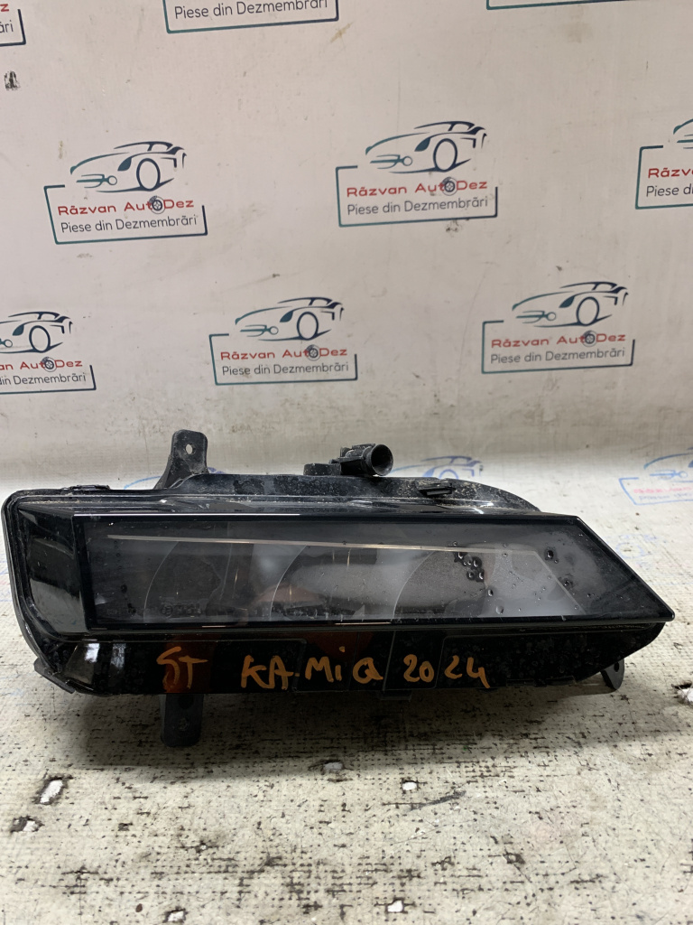 Proiector stanga Skoda Kamiq - Benzina 2024, 657941699A / CU PRINDERE RUPTĂ