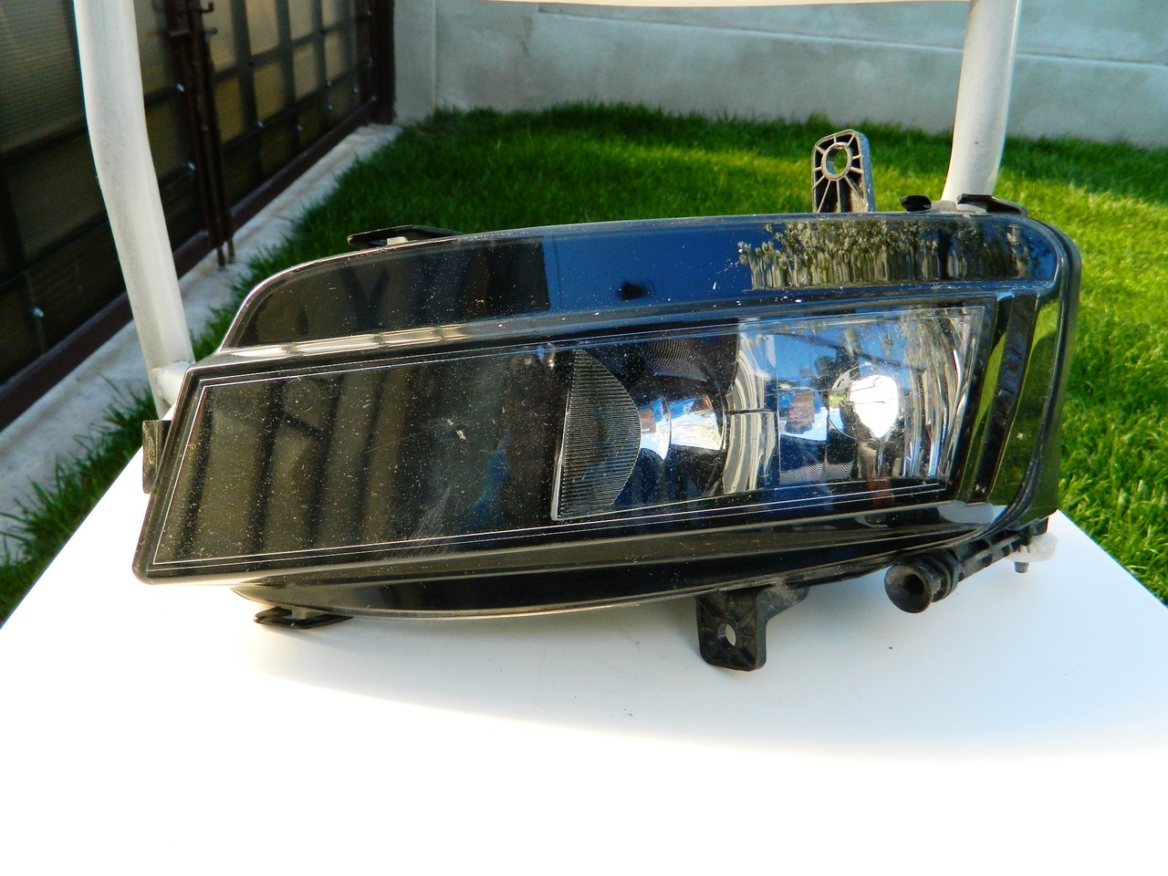 Proiector stanga VW Golf 7 cod 5G0941661