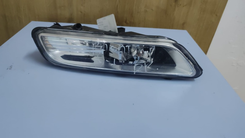 Proiector stanga Vw Passat B7 1.4 TSI cod motor CKM an 2014 cu un bec