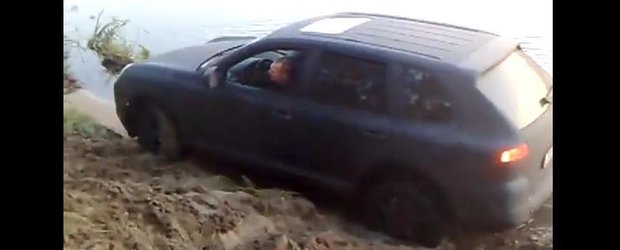 Prostia doare cel mai tare in Rusia: Porsche Cayenne impotmolit face POC!