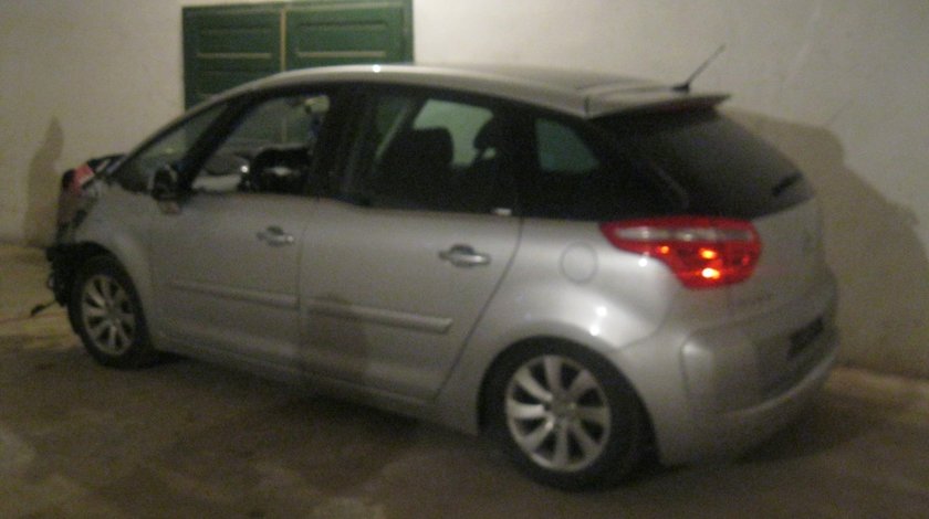 Punte Fata Citroen C4 Picasso 1 6 Hdi 110 Cai