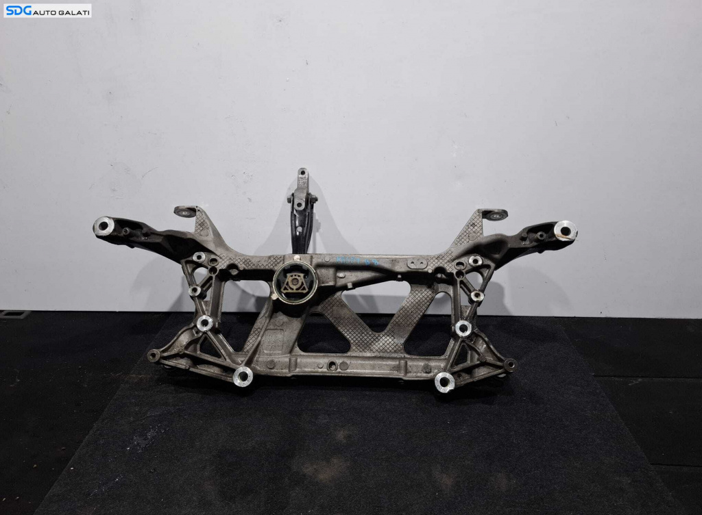 Punte Fata Jug Calandru Cadru Motor Volkswagen Passat B8 2014 - 2019 Cod 3Q0199369E [L4720]