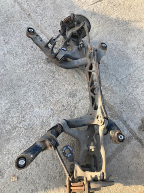 Punte spate Audi A4 B8 8K 2.0 TDI fuzeta spate stanga dreapta