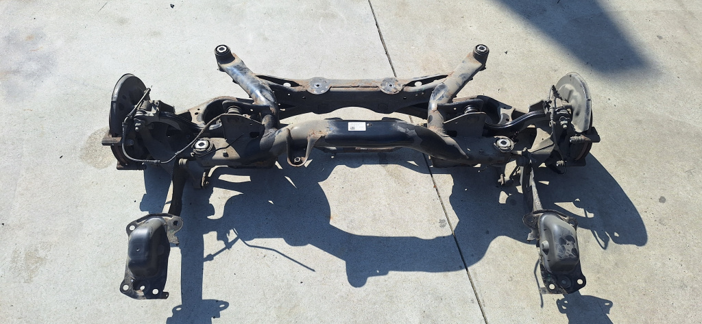 Punte spate Audi Q3 (2011-2017) [8U] 2.0 Motorina 2015, 5N0505235AH
