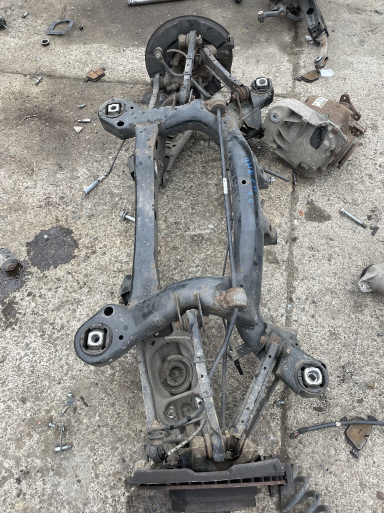 Punte spate BMW 330 3.0 Motorina 2011