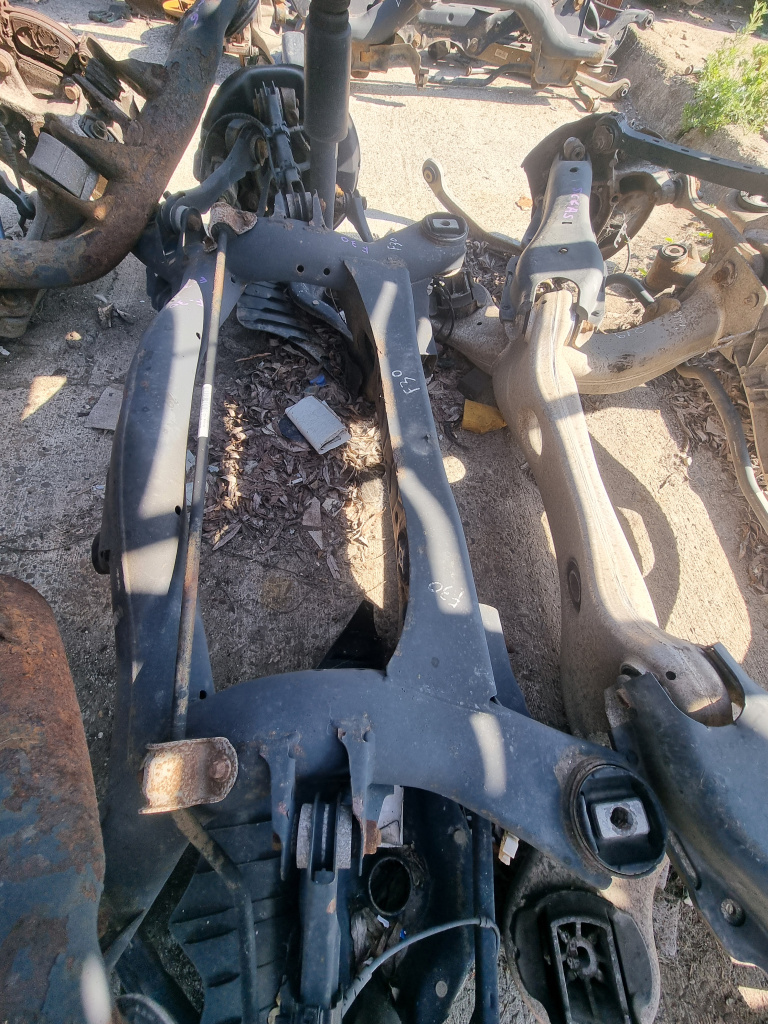 Punte spate BMW F30 2012