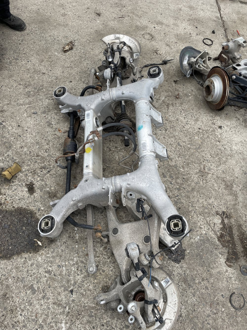 Punte spate BMW Seria 7 F01 3.0 Motorina 2012, 3100653138