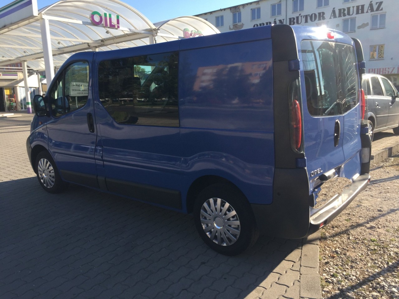 Punte spate completa 2004 albastru Renault Trafic Opel Vivaro1.9dci cod F9Q 760 .