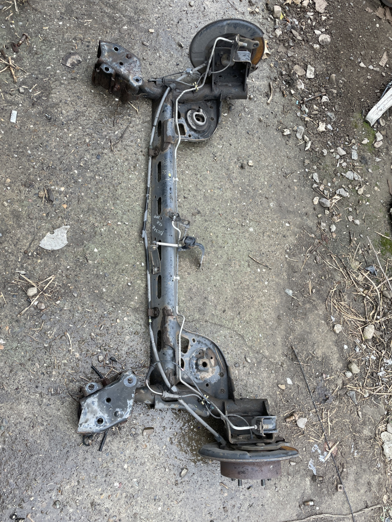 Punte spate Nissan Pulsar 1.2 Benzina 2015, -