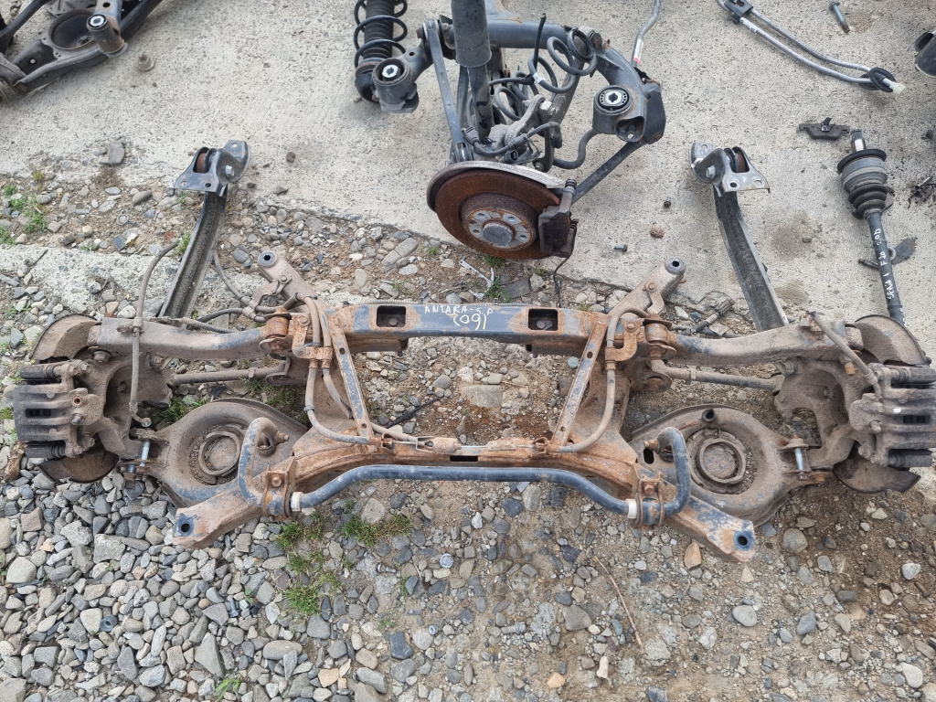Punte spate Opel Antara 2012, 4X4