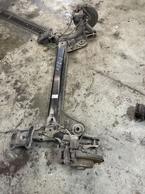 Punte spate Volkswagen Golf 7 Break 1.6 Motorina 2015, -