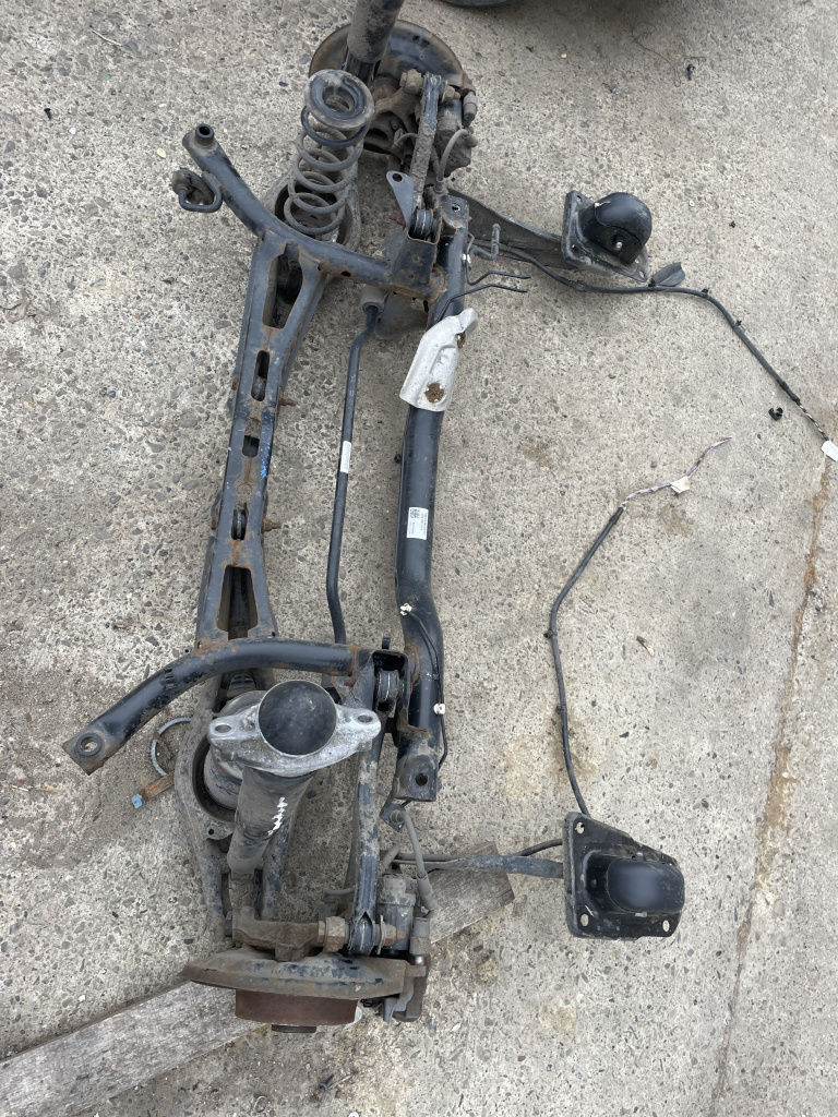Punte spate Volkswagen Golf 7 Break 2.0 Motorina 2015, -