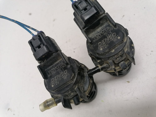 R4109 SET 2 POMPA SPALATOR LICHID PARBRIZ LUNETA TOYOTA RAV 4 20002001 2002 2003 2004 2005