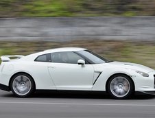 Rabla englezeasca se da la schimb cu Nissan GT-R