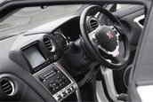 Rabla englezeasca se da la schimb cu Nissan GT-R