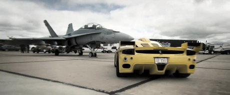 Race The Base - Cel mai rapid Ferrari Enzo de pe planeta provoaca avionul CF-18 Hornet