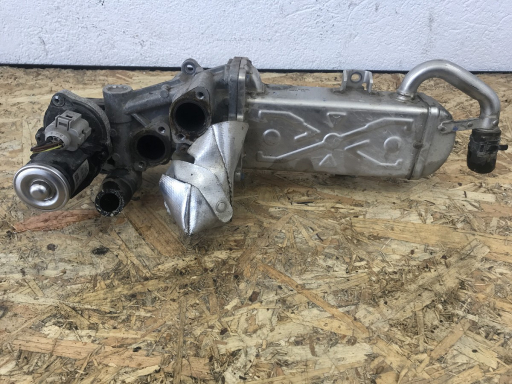 Racitoare gaze EGR VW Passat B7 2.0TDI combi 2012 (03L131512BL)