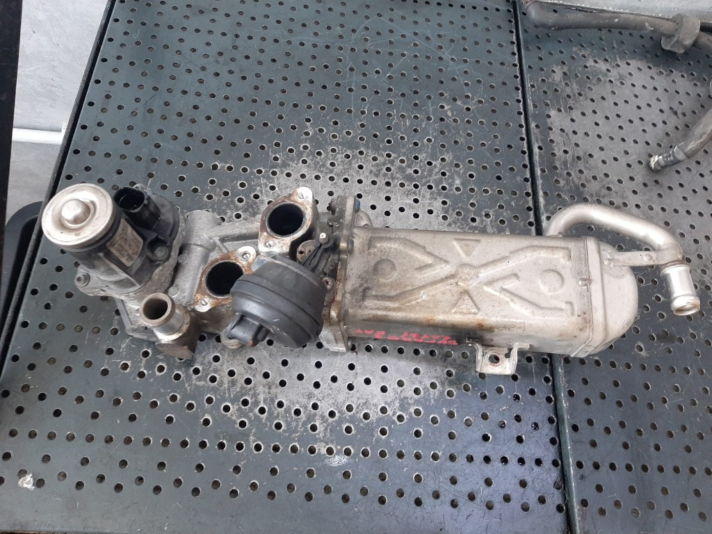 Racitor gaze cu egr 1.6 tdi cay vw golf 6 skoda superb 2 fabia 2 octavia 2 seat leon audi a3 8p 03l131512c