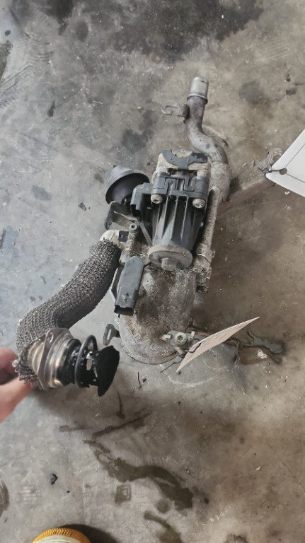 Racitor gaze cu EGR Volvo V40 S40 D2 1.6 d cod motor D4162T cod 9671187780