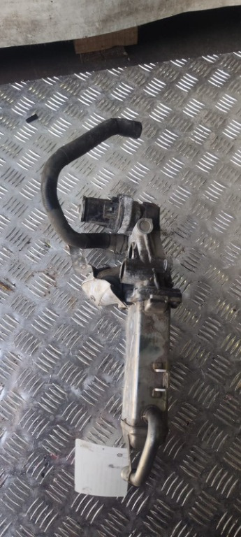 Racitor gaze EGR 1.6 TDI CAY VW Passat B7 an 2012 cod 03L131512C