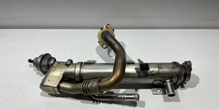 Racitor gaze EGR 2.0 tdi 03l131512ah Audi A4 B8/8K [2007 - 2011]