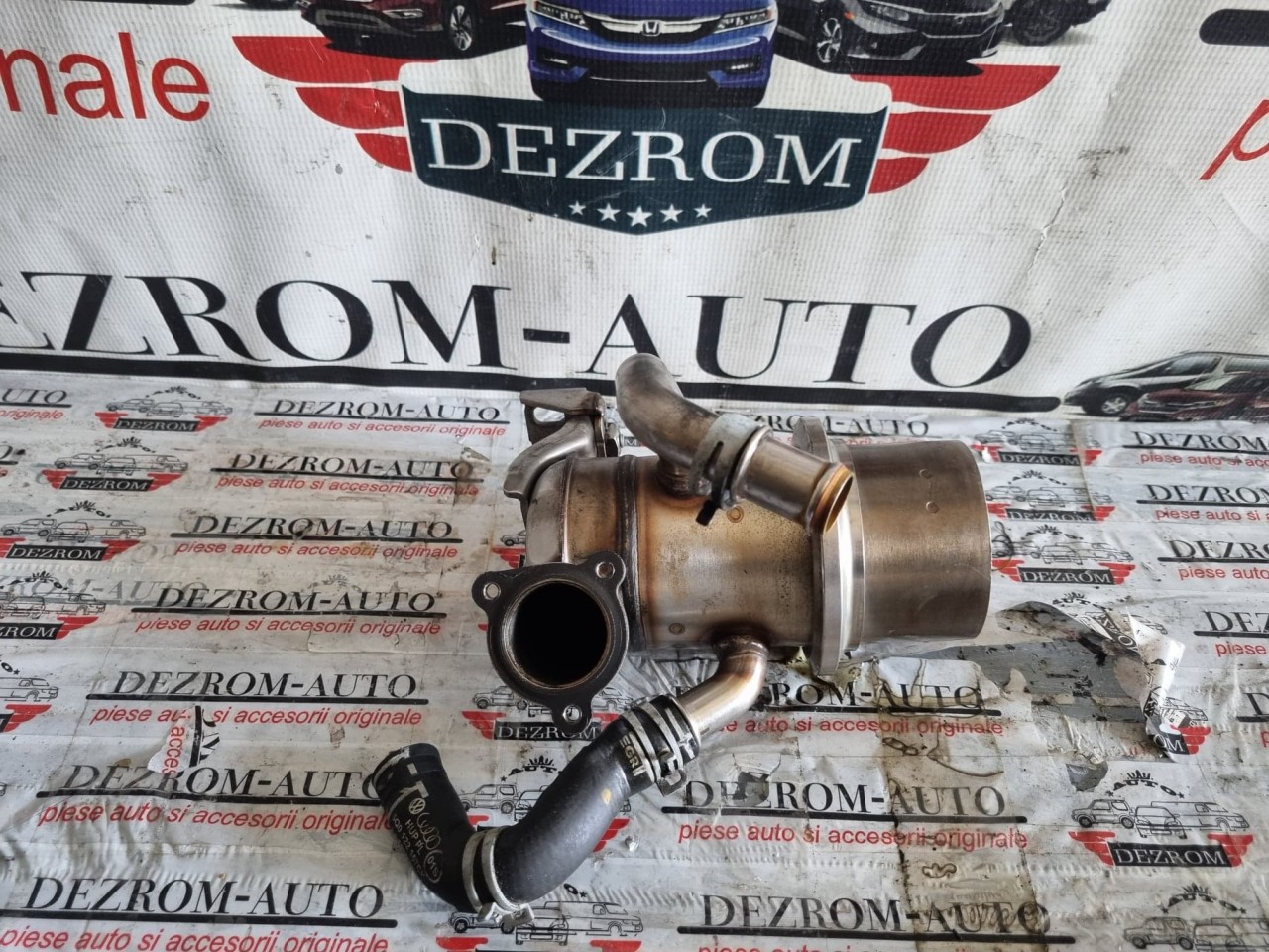 Racitor gaze + EGR VW Passat B8 2.0 TDI 190 cai motor DFCA cod piesa : 04L131512D