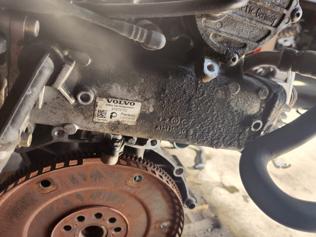 Racitor gaze Volvo XC60 2.4 D5244T14 E5 2009 Cod : 31272702