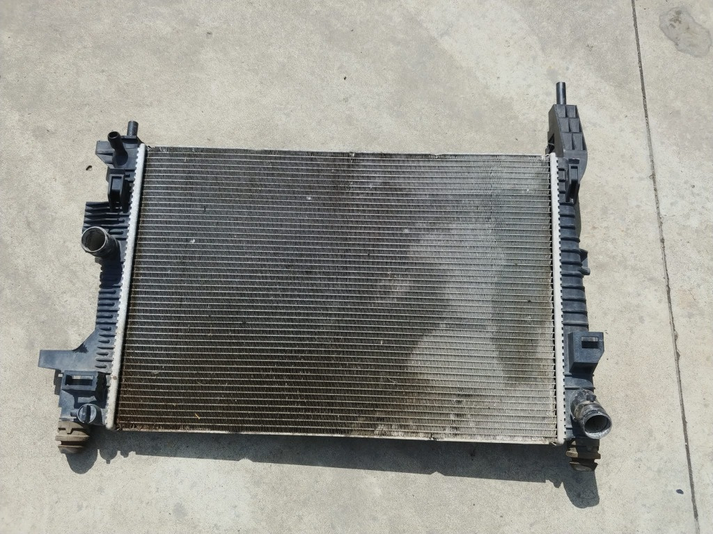 Radiator apa 1.6 tdci ford focus 3 8v61-8005-bb