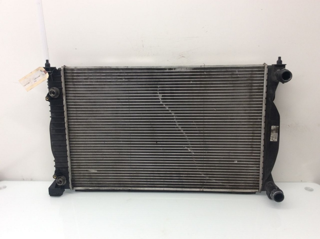 Radiator apa Audi A4 B7 2.0 8E0121251L