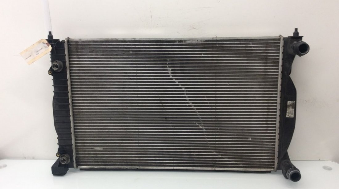 Radiator apa Audi A4 B7 2.0 8E0121251L