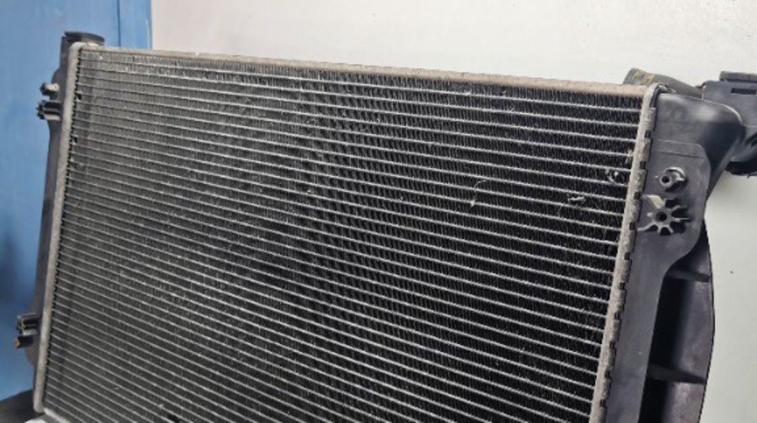 Radiator apa Audi A4 B7 2.0 Tdi cutie manuala 8E0121251A