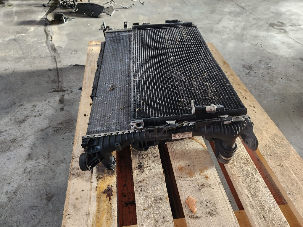 Radiator apa Audi A4 B8 2.0 TDI an de fabricatie 2010