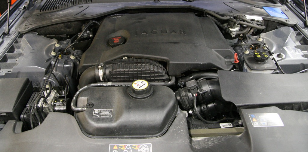 Radiator apa Jaguar S-Type Limuzina 2.7 D an fab. 2004 - 2007