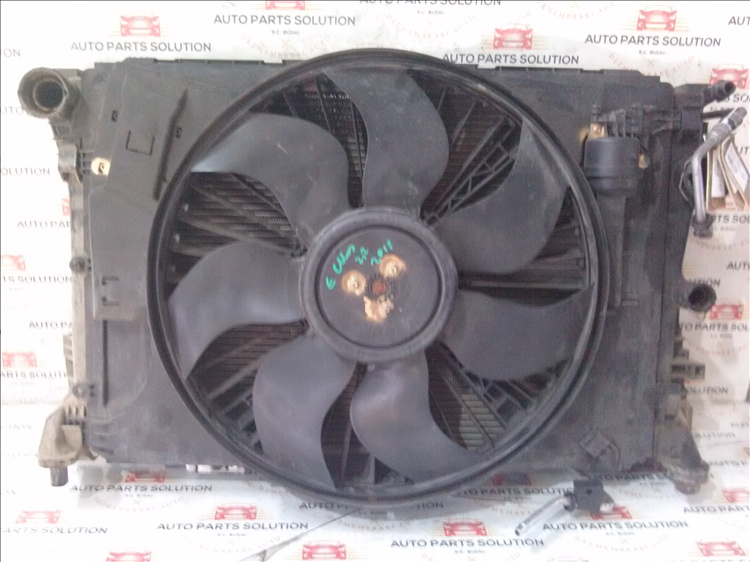 Radiator apa MERCEDES-BENZ E CLASS 2.2 CDI an fabr 2011