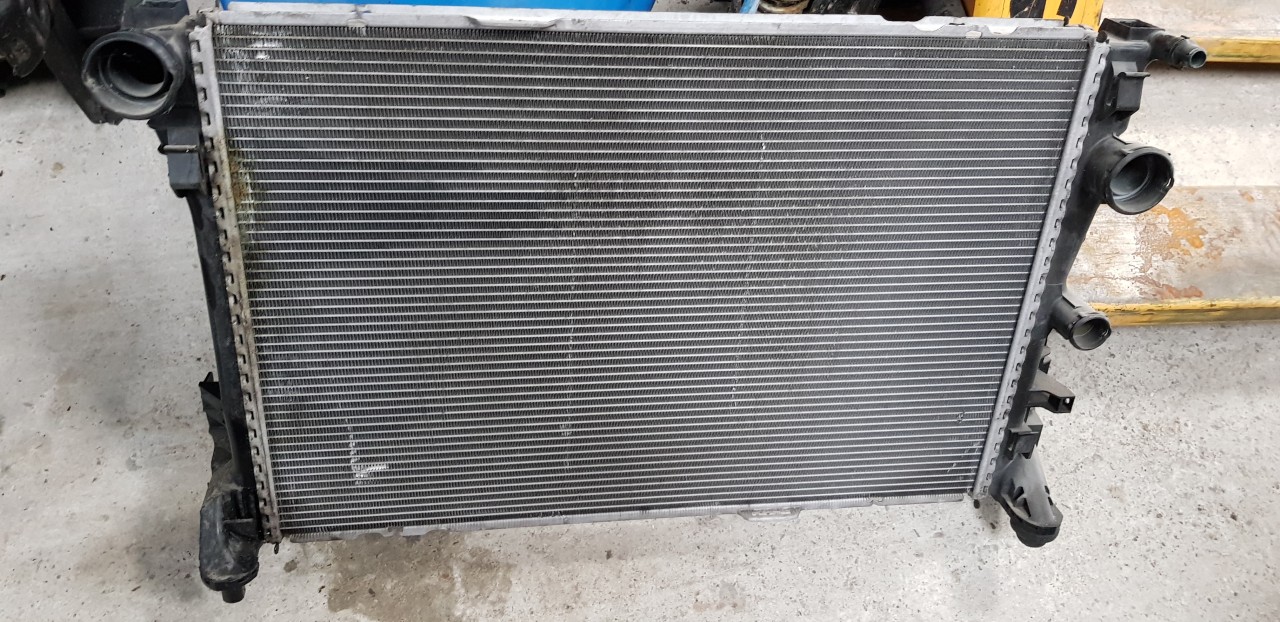 Radiator apa Mercedes C-Class W204 Facelift 2.2 CDI manual 2011 2012 2013 2014