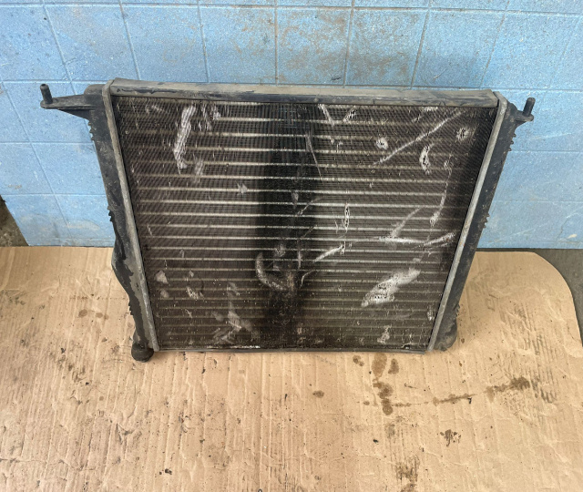 Radiator apa racire motor Audi A4 B5 [1994 - 1999] Sedan 1.9 TDI MT (110 hp)